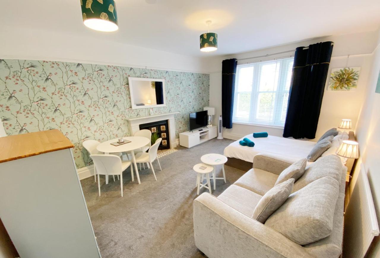April The Chine- A Spacious Close To The Beach-parking-perfect For Couples- Professionals-contractors Борнмут